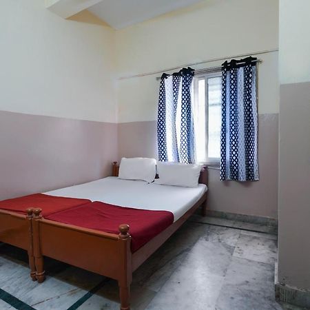 Spot On Sri Sai Lohith Lodge Near Snow World Secunderabad Ngoại thất bức ảnh