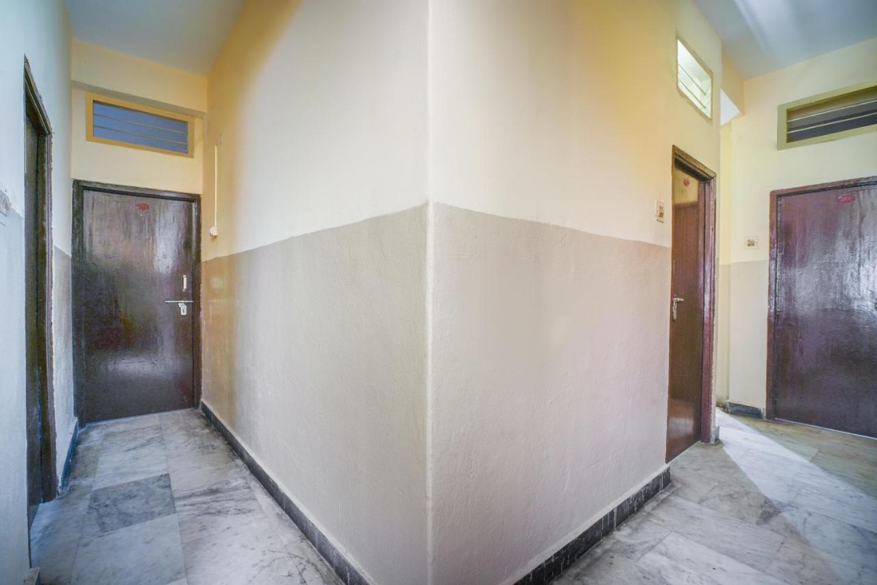 Spot On Sri Sai Lohith Lodge Near Snow World Secunderabad Ngoại thất bức ảnh