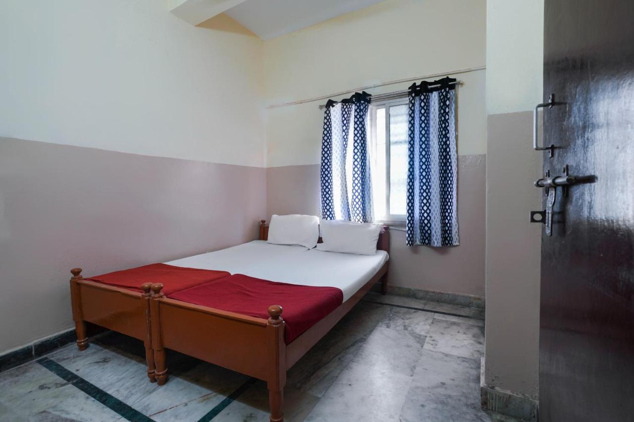 Spot On Sri Sai Lohith Lodge Near Snow World Secunderabad Ngoại thất bức ảnh