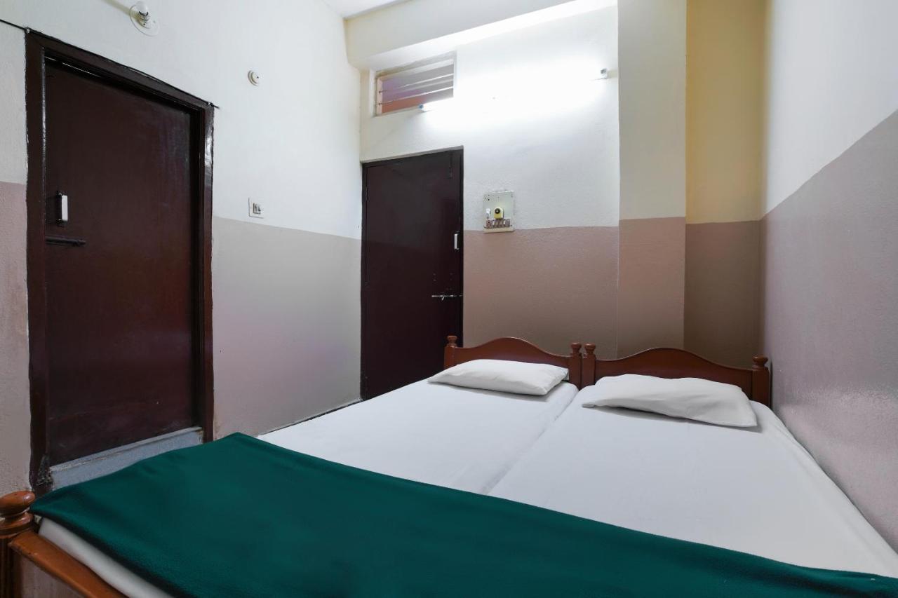 Spot On Sri Sai Lohith Lodge Near Snow World Secunderabad Ngoại thất bức ảnh