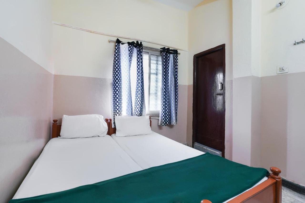 Spot On Sri Sai Lohith Lodge Near Snow World Secunderabad Ngoại thất bức ảnh