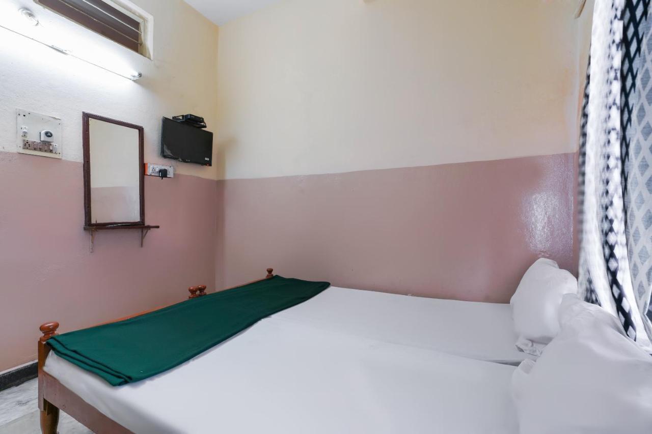 Spot On Sri Sai Lohith Lodge Near Snow World Secunderabad Ngoại thất bức ảnh