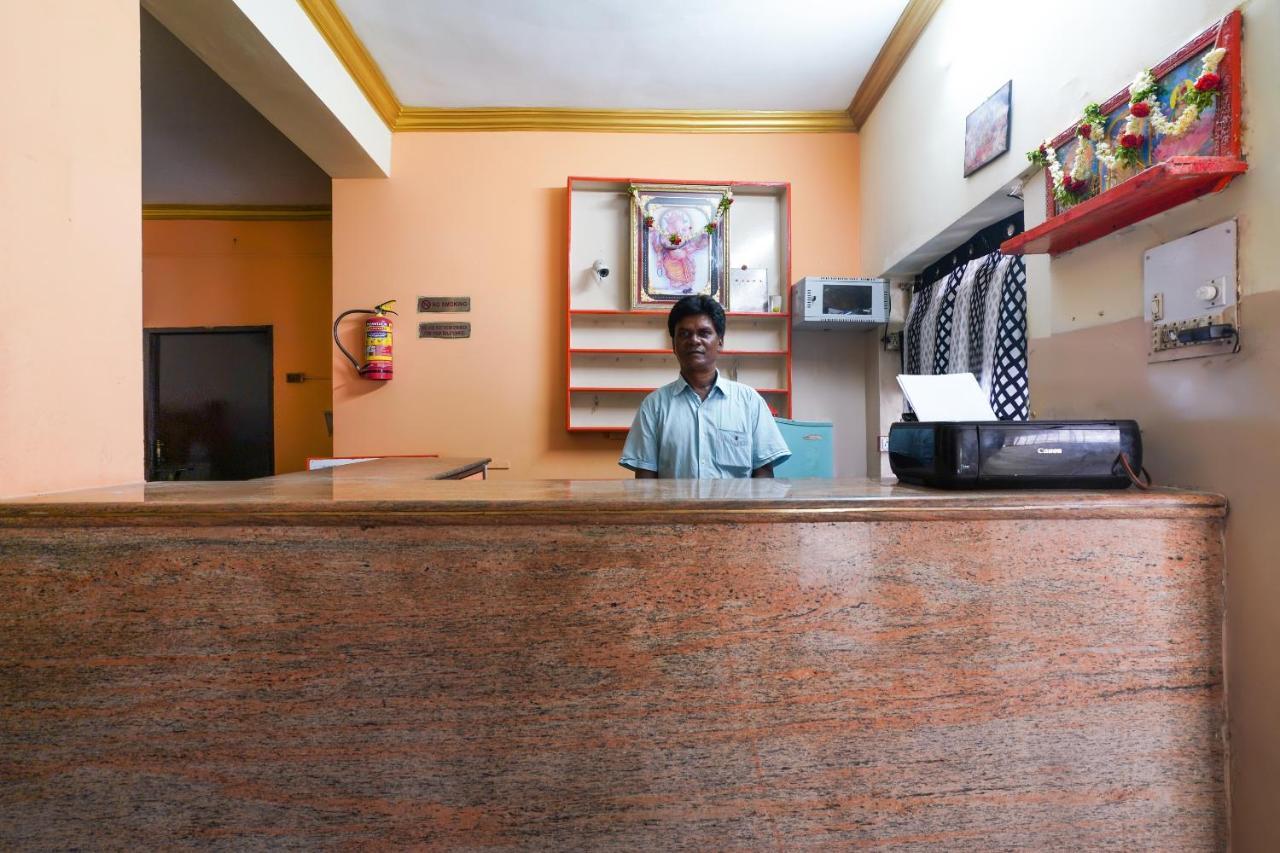 Spot On Sri Sai Lohith Lodge Near Snow World Secunderabad Ngoại thất bức ảnh